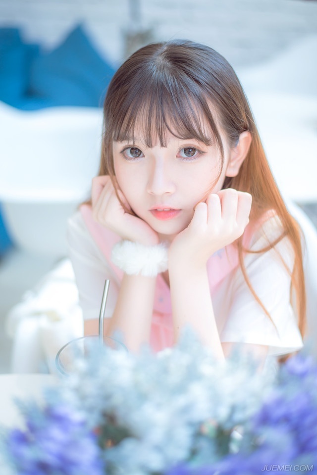 我以前可笨了，遇到女生都会脸红的，不过见到你之后，我竟然去学了满满的情话套路。